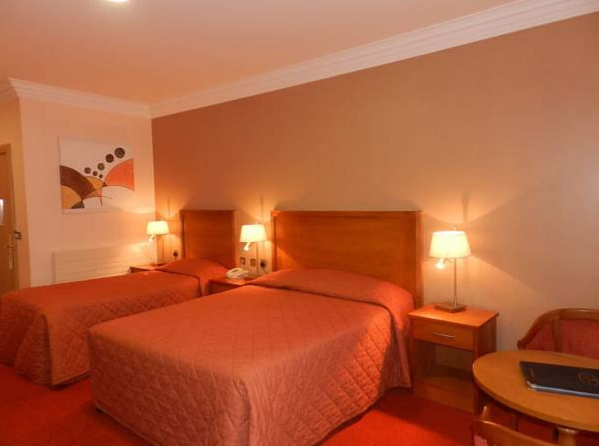 Lady Gregory Hotel, Leisure Club & Beauty Rooms Gort Exterior photo