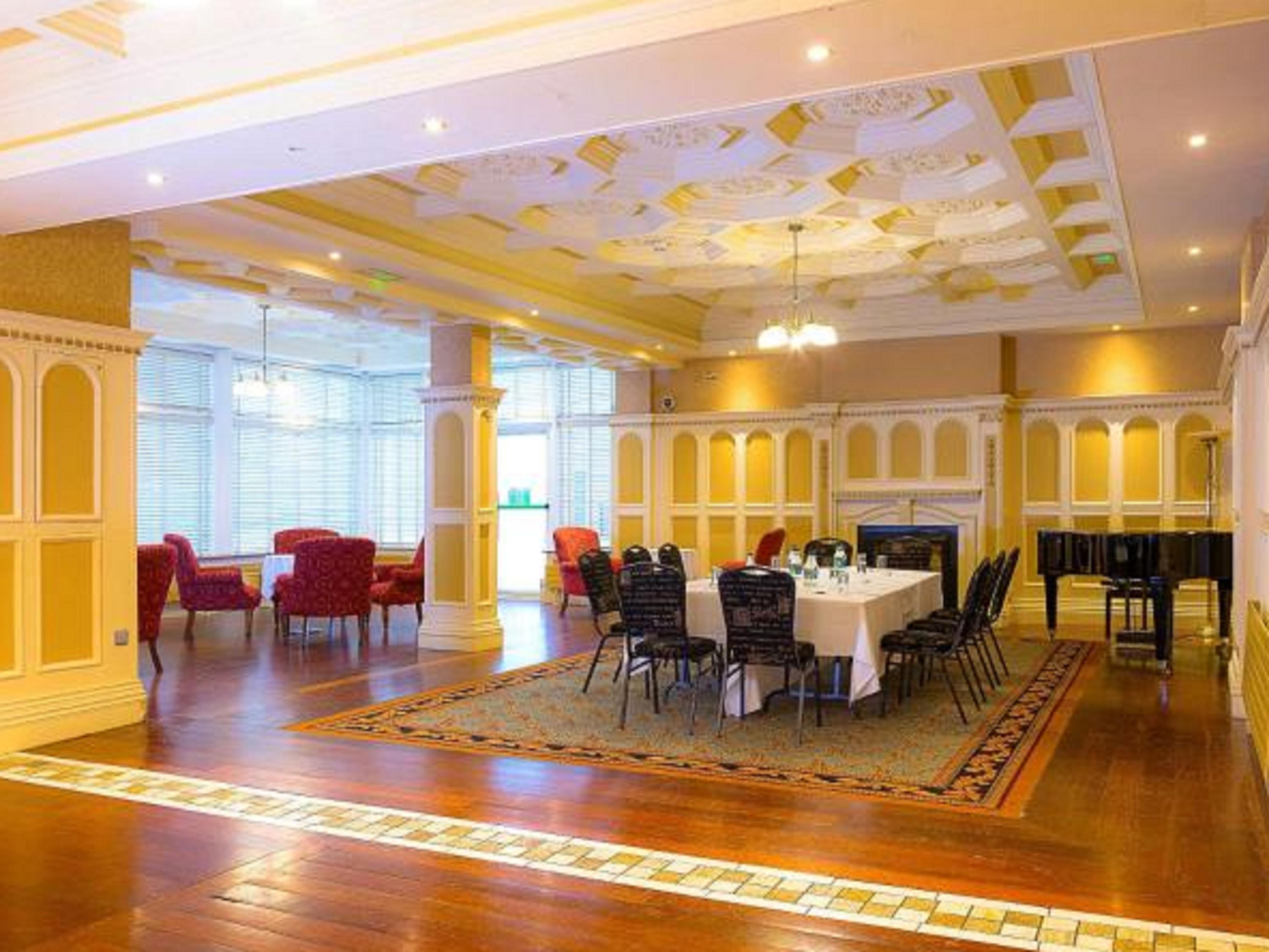 Lady Gregory Hotel, Leisure Club & Beauty Rooms Gort Exterior photo